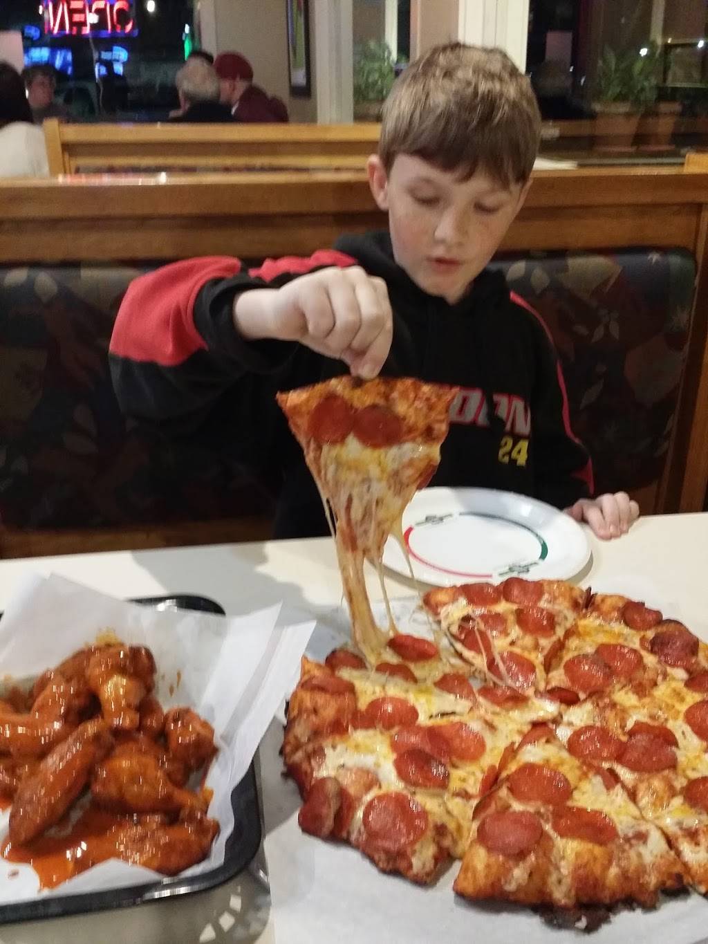 Round Table Pizza | meal delivery | 5544 Thornton Ave, Newark, CA 94560, USA | 5107964040 OR +1 510-796-4040