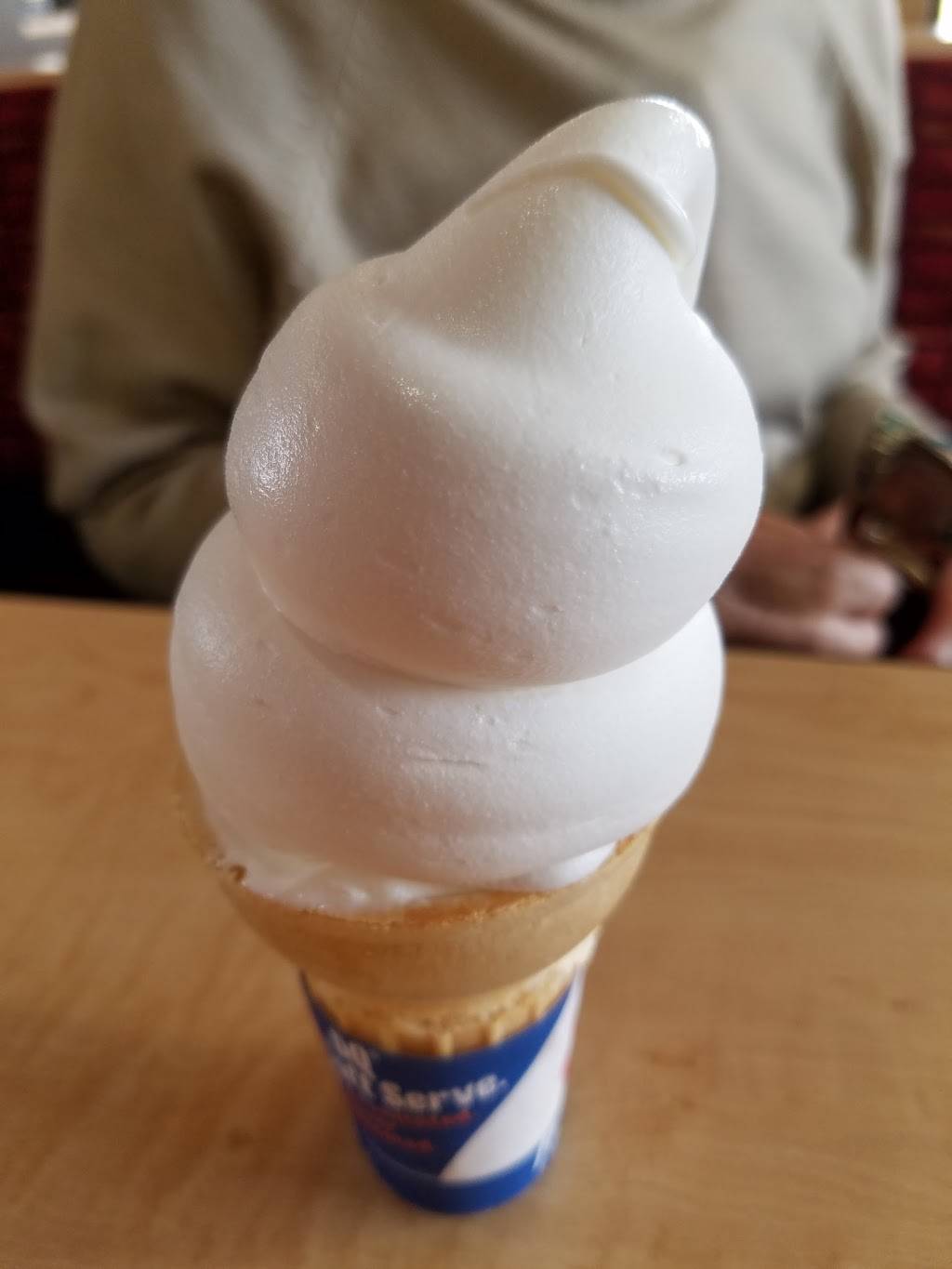 Dairy Queen Store | restaurant | 508 W Randol Mill Rd, Arlington, TX 76011, USA | 8178602912 OR +1 817-860-2912