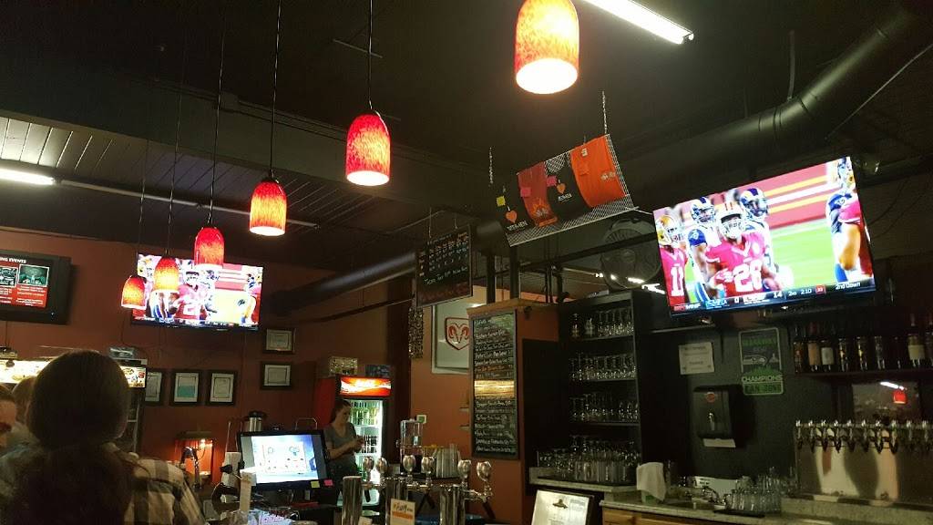 Pit Stop Taproom & Pub | restaurant | 216 SW 153rd St, Burien, WA 98166, USA | 2064208412 OR +1 206-420-8412