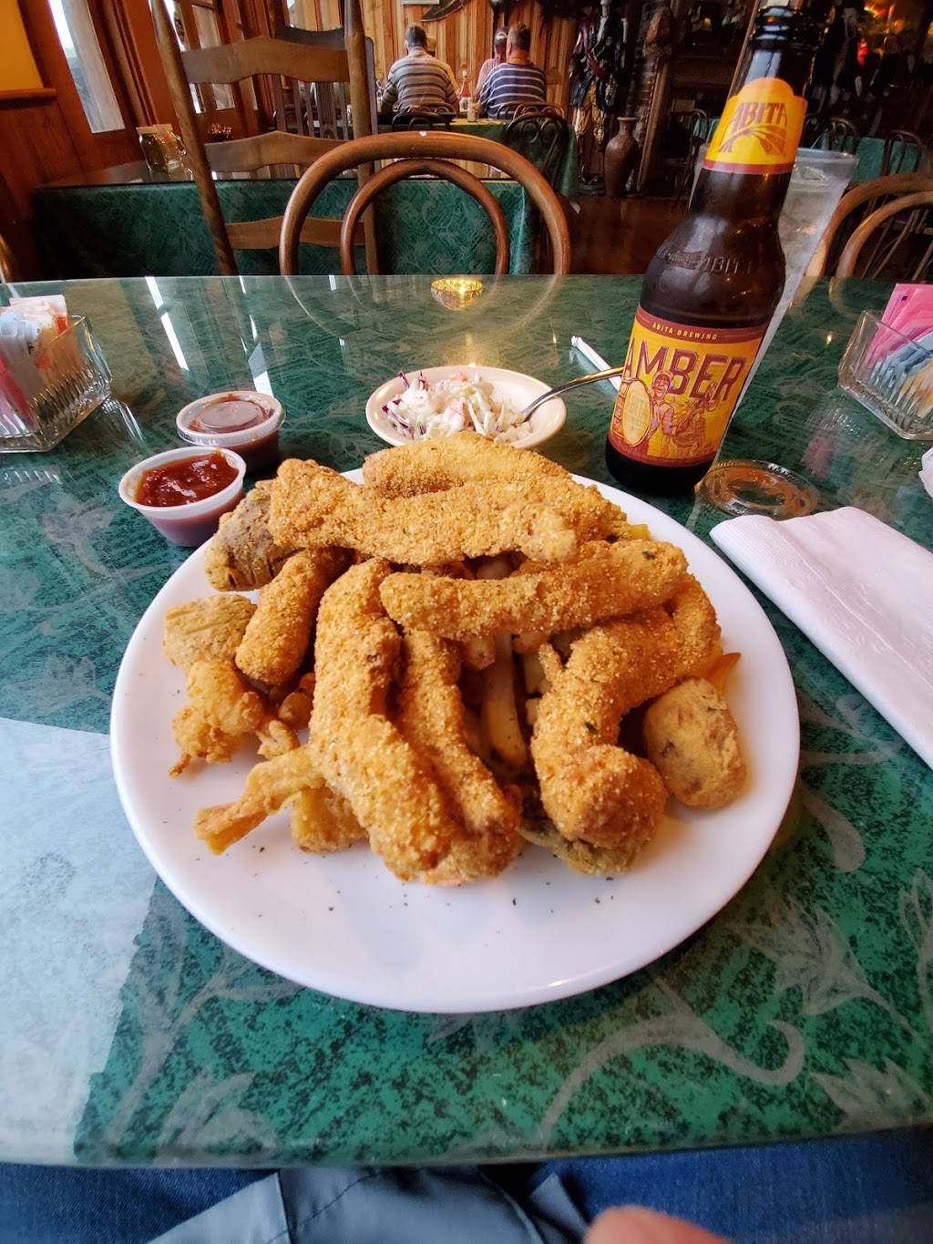 Tin Lizzys Landing | restaurant | 29592 LA-22, Springfield, LA 70462, USA | 2256956787 OR +1 225-695-6787