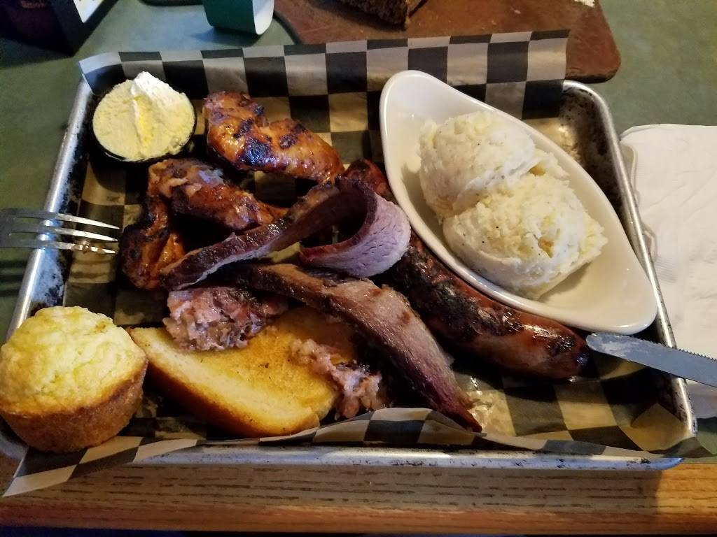 Finleys Grill & Smokehouse | restaurant | 5160 W Main St, Kalamazoo, MI 49009, USA | 2693424360 OR +1 269-342-4360