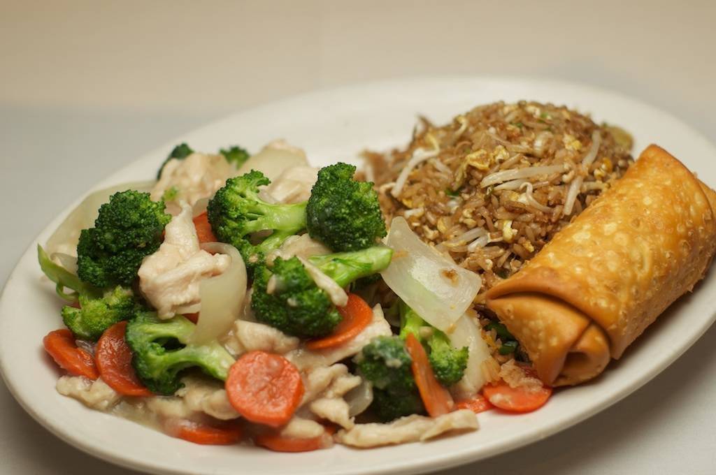 Fortuna Inn | restaurant | 22281 Pontiac Trail, South Lyon, MI 48178, USA | 2484374700 OR +1 248-437-4700