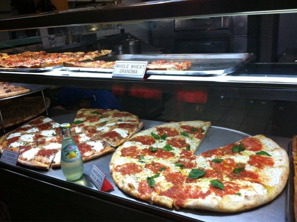 Roccos Pizza Joint | meal delivery | 162 7th Ave, New York, NY 10011, USA | 2126339555 OR +1 212-633-9555