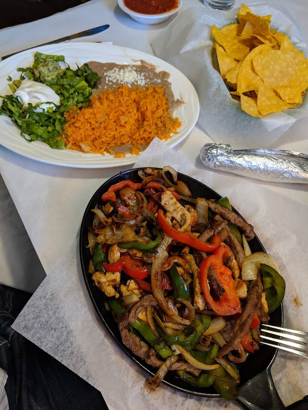 El Patron Mexican Restaurant | restaurant | 101 Greenwich Rd, Seville, OH 44273, USA | 3307693107 OR +1 330-769-3107