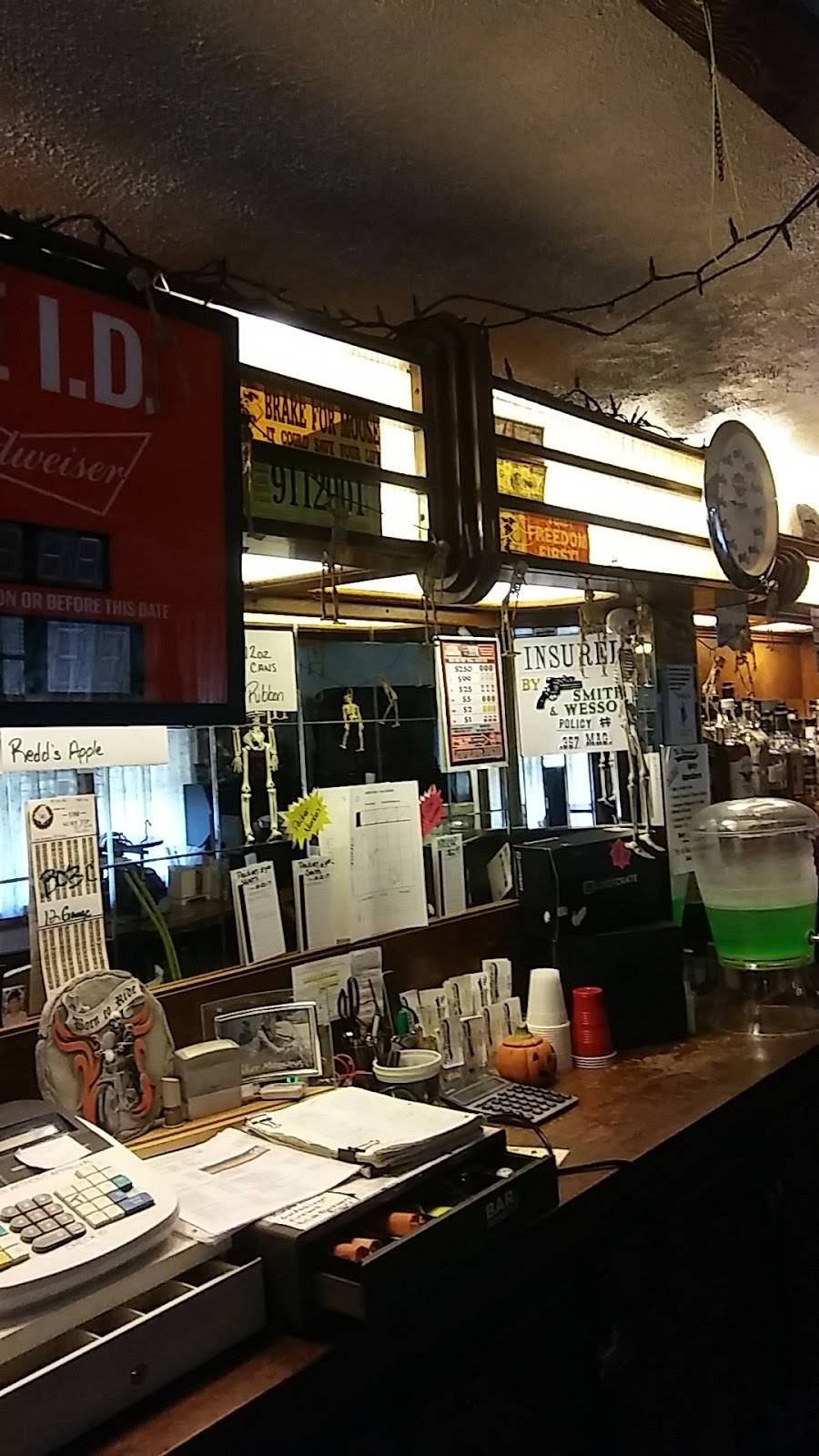 Windmill | restaurant | 6949 WI-22, Oconto Falls, WI 54154, USA | 9208464870 OR +1 920-846-4870