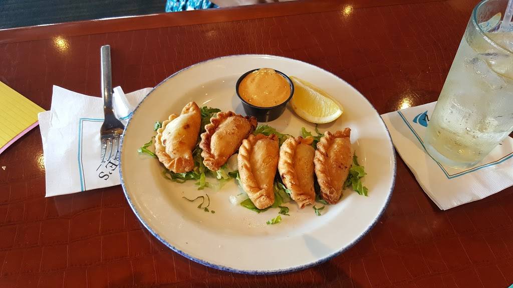 McLoones Pier House | restaurant | 141 National Plaza, Oxon Hill, MD 20745, USA | 3018390815 OR +1 301-839-0815