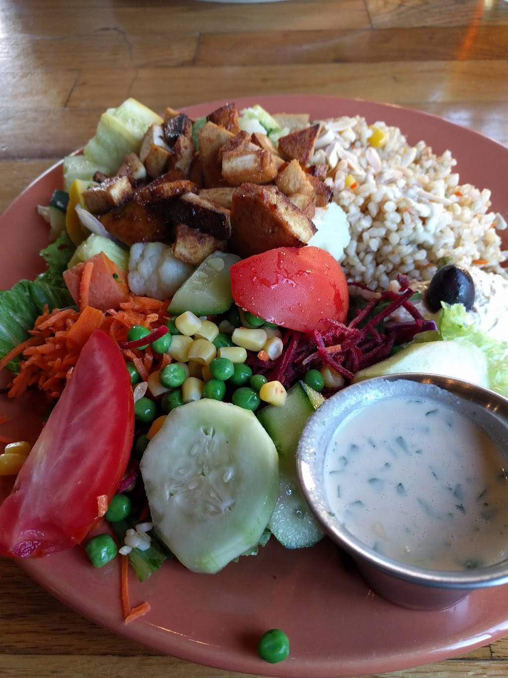 East West Cafe | restaurant | 557 Summerfield Rd, Santa Rosa, CA 95405, USA | 7075466142 OR +1 707-546-6142