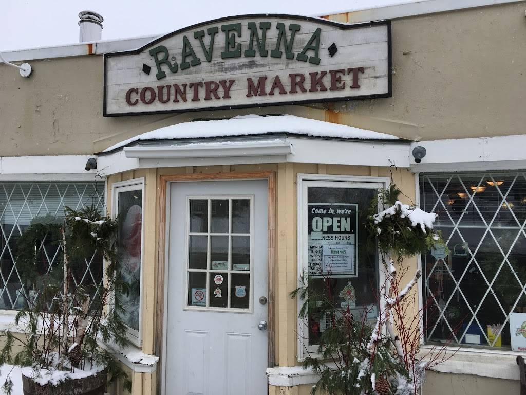 Ravenna Country Market | restaurant | 495972 Grey County Rd 2, Ravenna, ON N0H 2E0, Canada | 5195992796 OR +1 519-599-2796