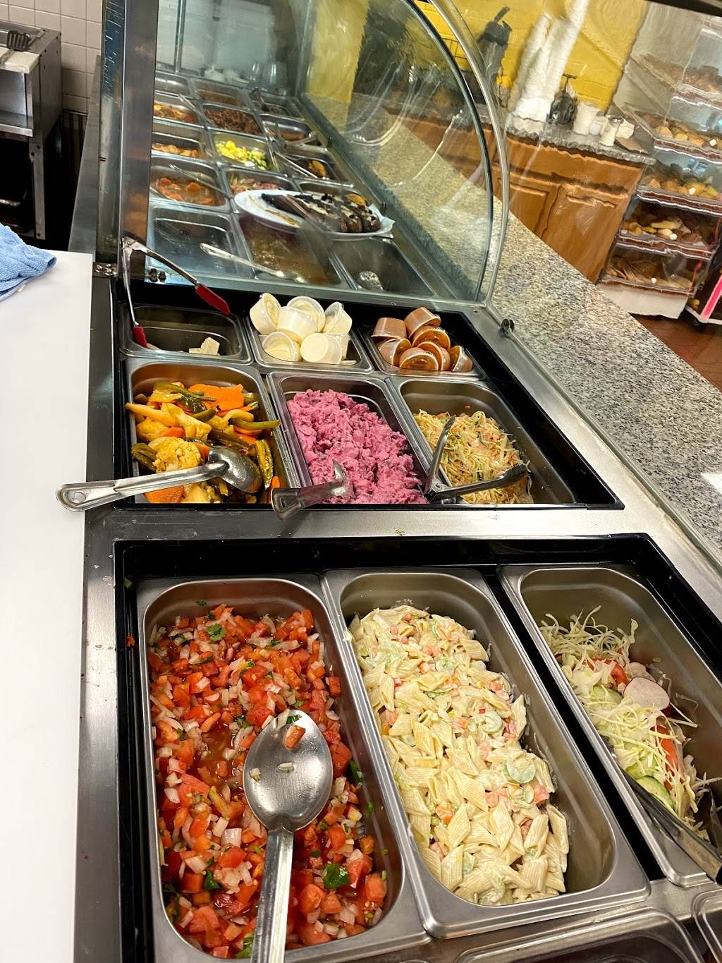 El Gallo Pinto Costa Rica | restaurant | 6349 Hull Street Rd, Richmond, VA 23224, USA | 8043035869 OR +1 804-303-5869