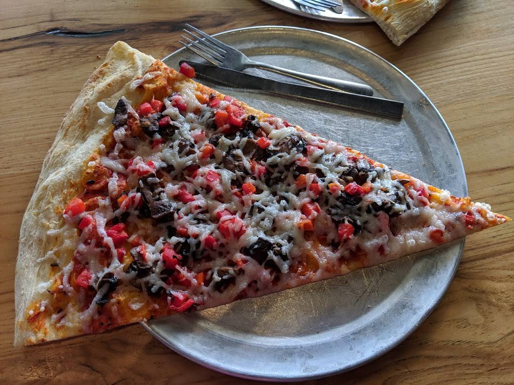 Lazy Moon | restaurant | 11551 University Blvd, Orlando, FL 32817, USA | 4076582396 OR +1 407-658-2396