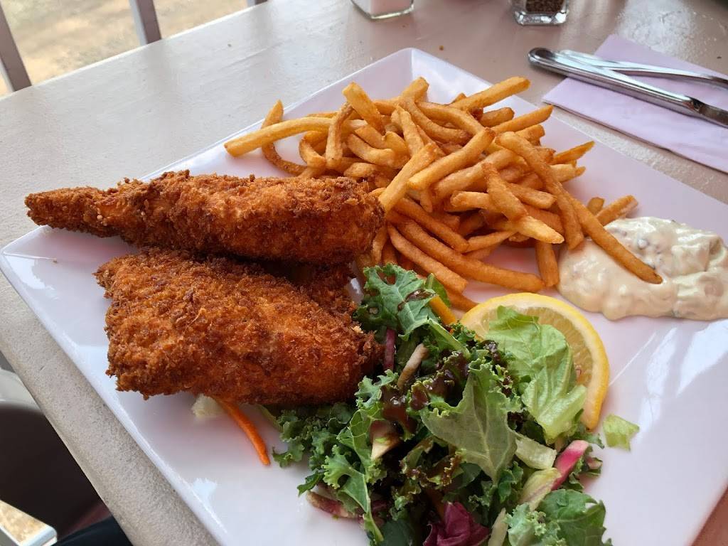 Resto de la Plage | restaurant | 4879 Chemin Royal, Saint-Jean-de-lÎle-dOrléans, QC G0A 3W0, Canada | 4188293315 OR +1 418-829-3315