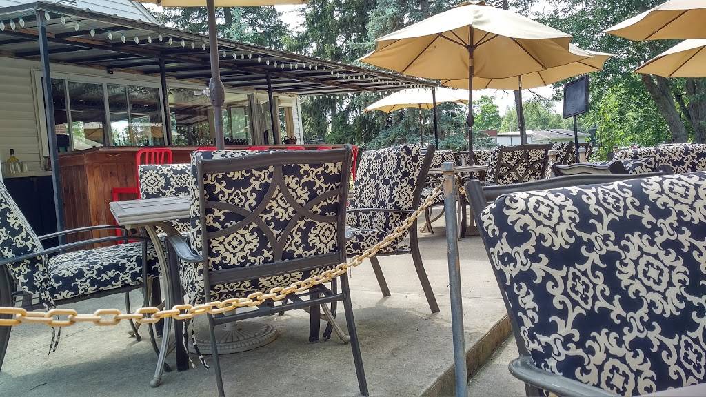 Riverhouse Inn | restaurant | 310 West Grand River Avenue, Williamston, MI 48895, USA | 5176554300 OR +1 517-655-4300