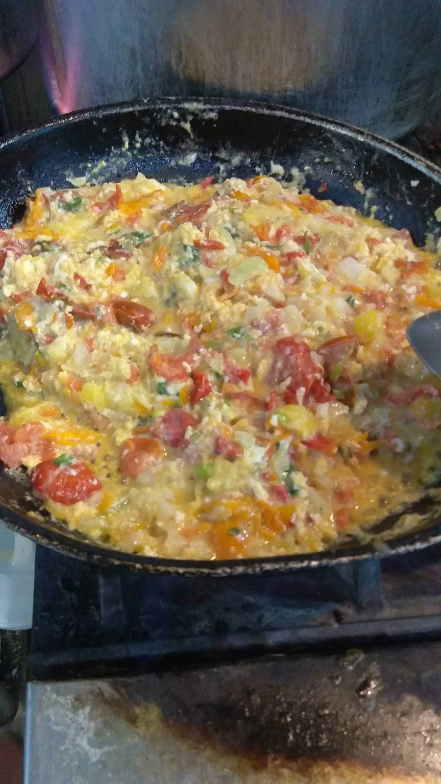 Junco Restaurant | restaurant | 557 Harral Ave, Bridgeport, CT 06604, USA | 2032758356 OR +1 203-275-8356