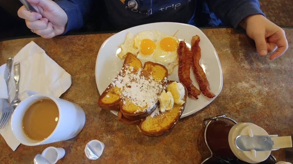 Perkins Restaurant & Bakery | restaurant | 1810 W E War Memorial Dr, Peoria, IL 61614, USA | 3096828616 OR +1 309-682-8616