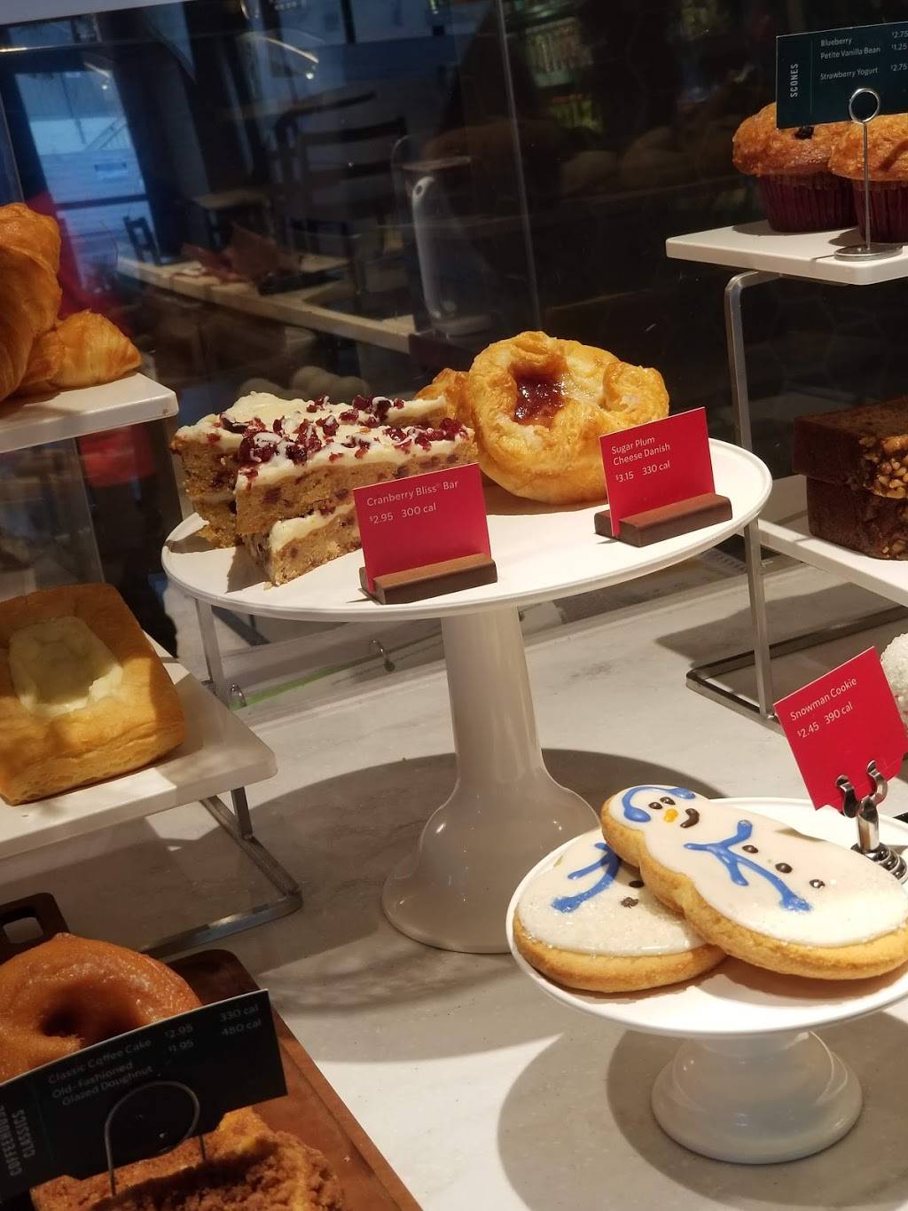 Starbucks | cafe | 13641 Sherman Way, Valley Glen, CA 91405, USA | 8187860969 OR +1 818-786-0969