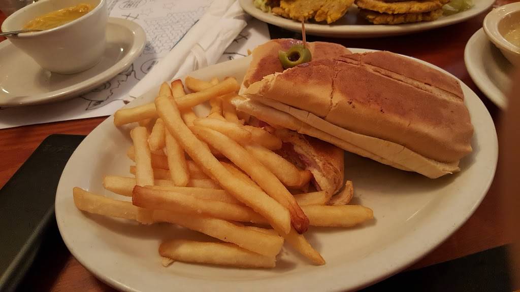 Robertos Little Havana | restaurant | 26 N Orlando Ave, Cocoa Beach, FL 32931, USA | 3217841868 OR +1 321-784-1868