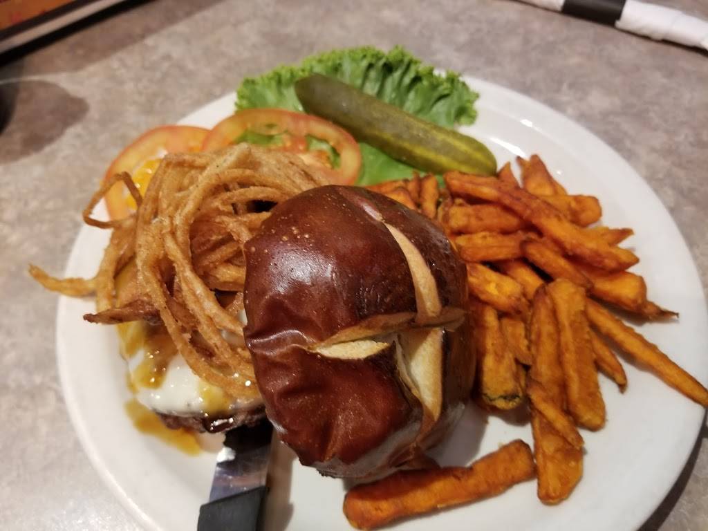 Point After Pub and Grille | restaurant | 7101 S 76th St, Franklin, WI 53132, USA | 4144250822 OR +1 414-425-0822