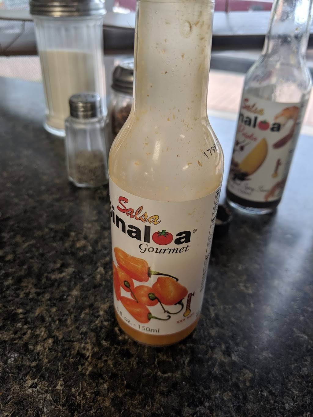 Los Molcajetes Taqueria | restaurant | 100 Knox Ct, Denver, CO 80219, USA | 3039340354 OR +1 303-934-0354