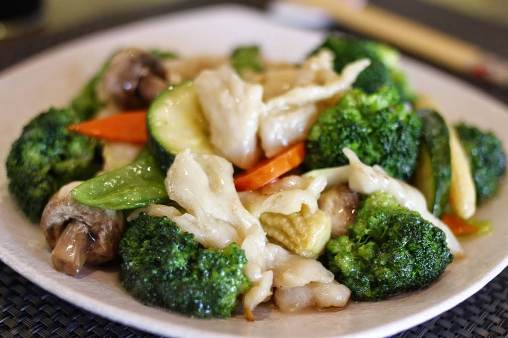 Lucky Chinese Bistro | restaurant | 1040 Grant Rd #100, Mountain View, CA 94040, USA | 6509888998 OR +1 650-988-8998