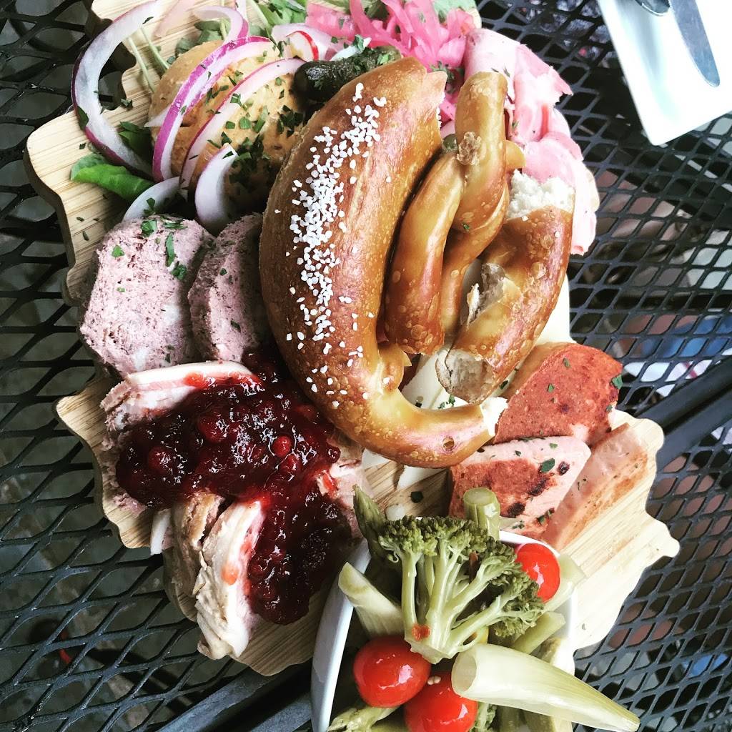 Cafe Berlin | cafe | 322 Massachusetts Ave NE, Washington, DC 20002, USA | 2025437656 OR +1 202-543-7656