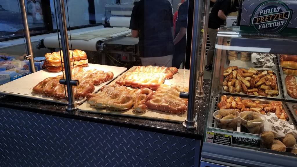 Philly Pretzel Factory | bakery | 197 Franklin Ave, Franklin Square, NY 11010, USA | 5164073300 OR +1 516-407-3300