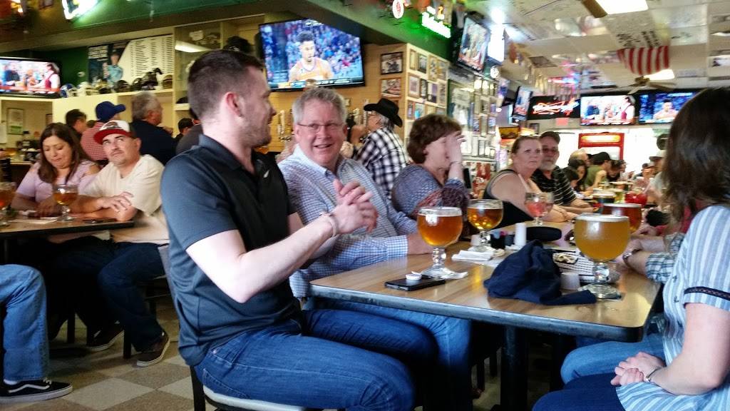 Cronies Sports Grill | restaurant | 370 N Lantana St, Camarillo, CA 93010, USA | 8054825900 OR +1 805-482-5900