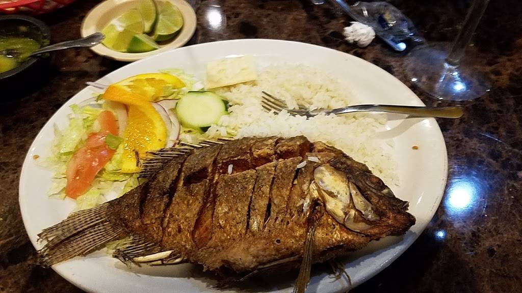 Las Tres Islas Marias | restaurant | 1111 N Fairfield Rd, Round Lake Beach, IL 60073, USA | 8477405120 OR +1 847-740-5120