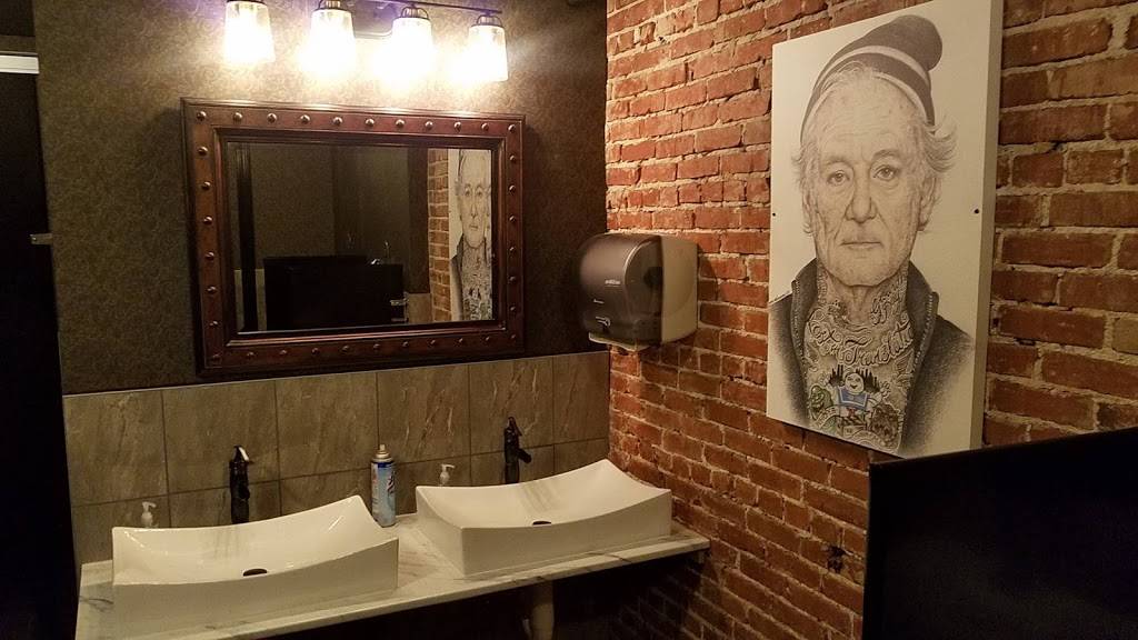 Vorshay’s Cocktail Lounge | restaurant | 417 E Douglas Ave, Wichita, KS 67202, USA | 3162659606 OR +1 316-265-9606