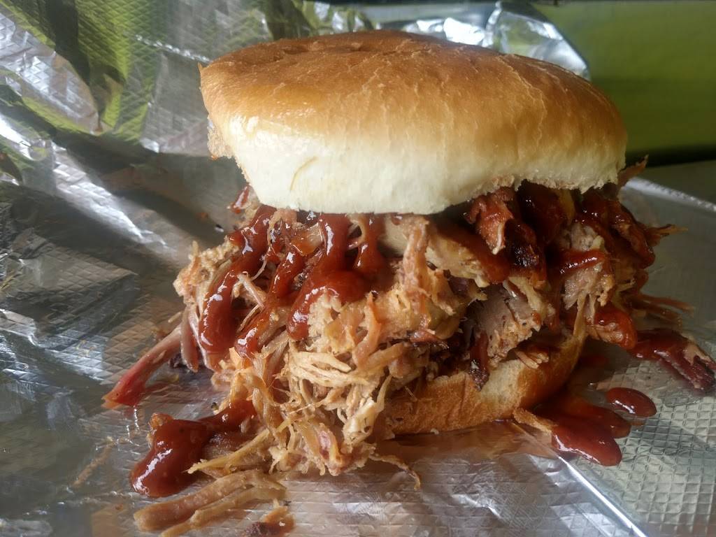 Missouri Mikes BBQ & More | restaurant | 2833 W Chestnut Expy, Springfield, MO 65802, USA | 4177612250 OR +1 417-761-2250