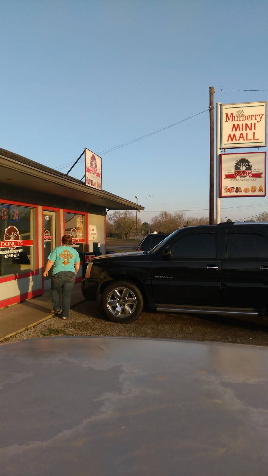 Super Donuts | restaurant | 305 US-64, Mulberry, AR 72947, USA | 4799978405 OR +1 479-997-8405