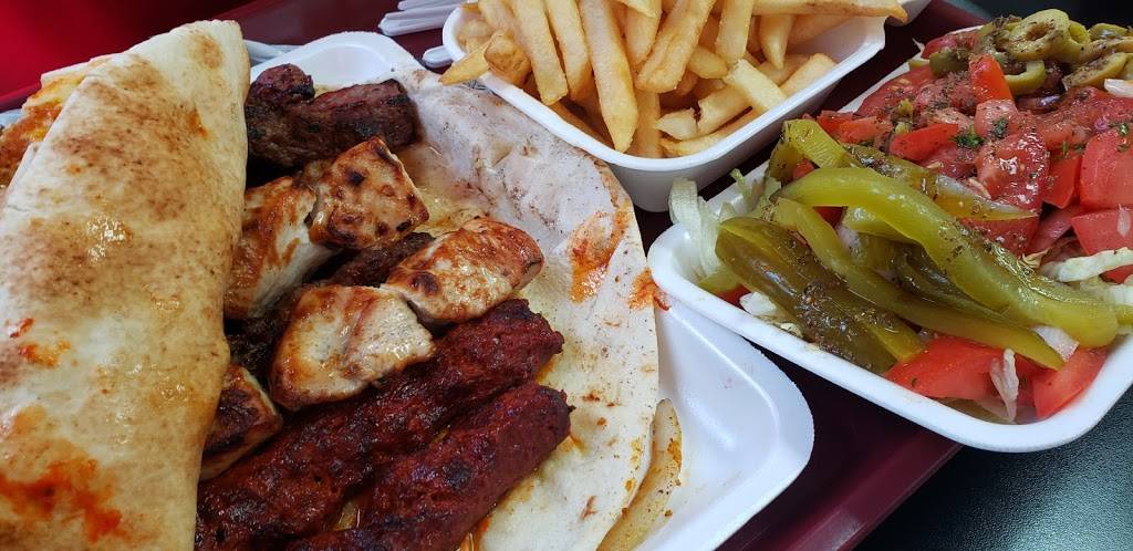 restaurant farhat cote des neiges | restaurant | 5785 Chemin de la Côte-des-Neiges, Montréal, QC H3S 1Y8, Canada | 5147384045 OR +1 514-738-4045