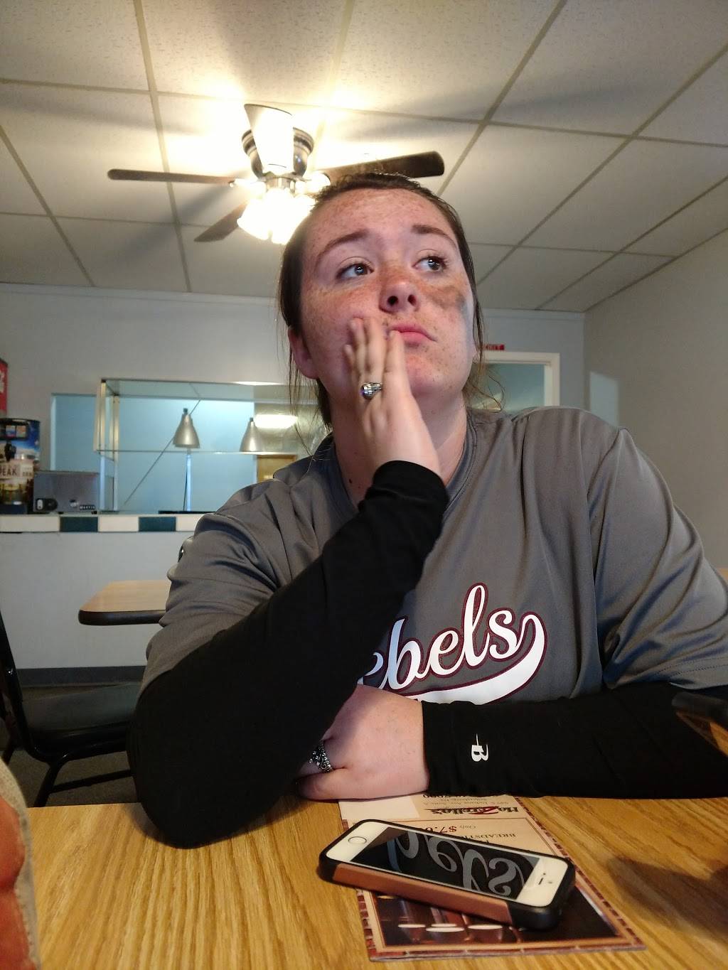 Mazerellas Upper Crust Pizza | restaurant | 949 S Indiana Ave, Sellersburg, IN 47172, USA | 8122487000 OR +1 812-248-7000