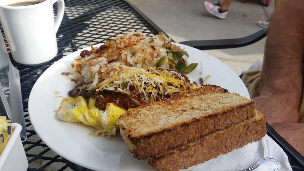 The Coffee Pot | restaurant | 4914 7th Ave, Kenosha, WI 53140, USA | 2626538849 OR +1 262-653-8849