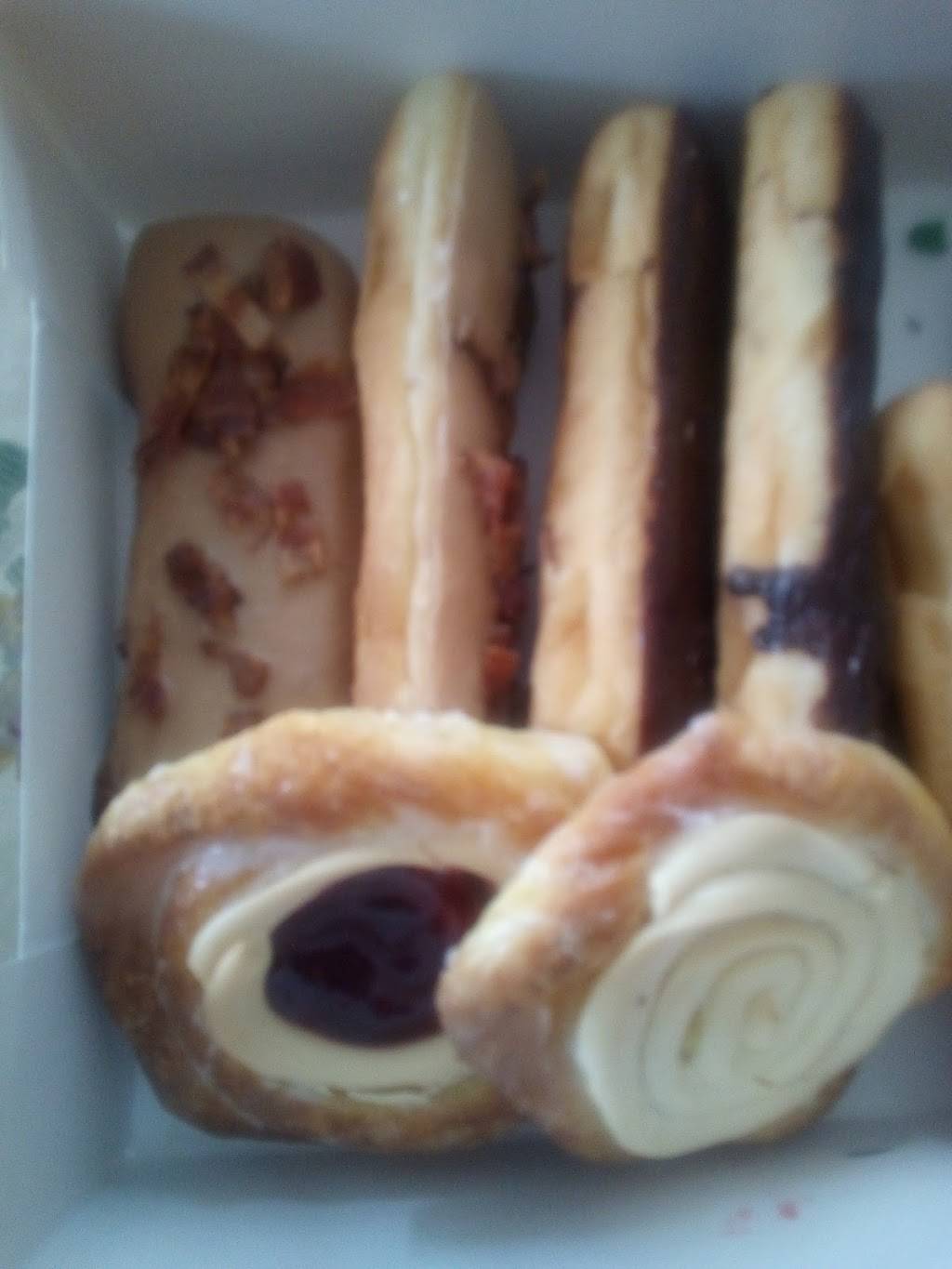 Daylight Donuts- Eaton | bakery | 1309 N Barron St, Eaton, OH 45320, USA | 9374561744 OR +1 937-456-1744