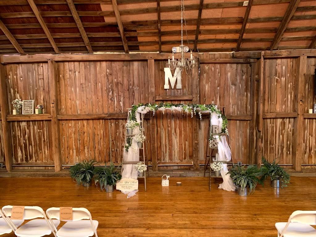 The Barn at Sugarcreek | restaurant | 6907 Spooky Hollow Rd NW, Sugarcreek, OH 44681, USA | 3308523321 OR +1 330-852-3321