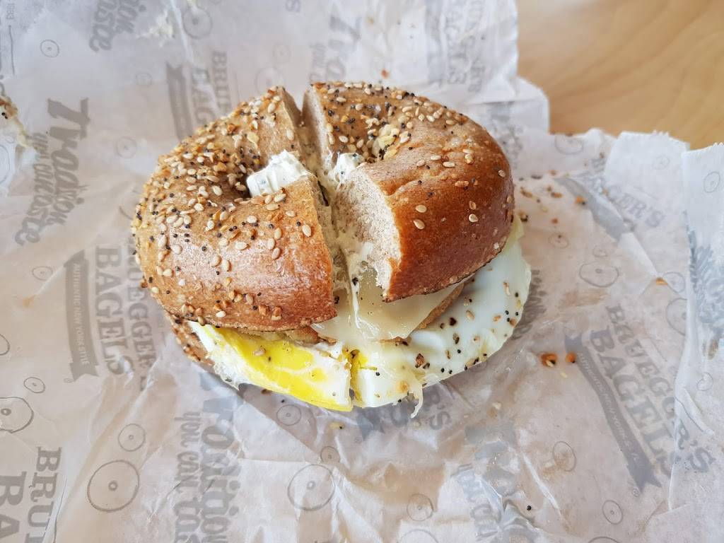 Brueggers Bagels | bakery | 970 N Colony Rd Building G, Wallingford, CT 06492, USA | 2032695666 OR +1 203-269-5666