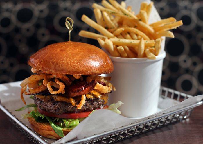 Burger 21 | restaurant | 43800 Central Station Dr #100, Ashburn, VA 20147, USA | 7037260112 OR +1 703-726-0112