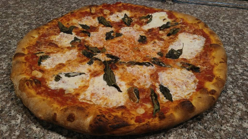 Dinos Live | restaurant | 2707 Race St #117zip, Fort Worth, TX 76111, USA | 8172222608 OR +1 817-222-2608