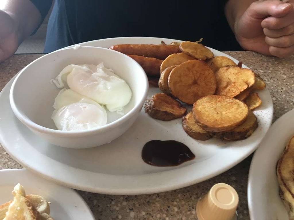 Ace Family Restaurant/Lounge | restaurant | 1120 Fennell Ave E, Hamilton, ON L8T 1S5, Canada | 9053851924 OR +1 905-385-1924