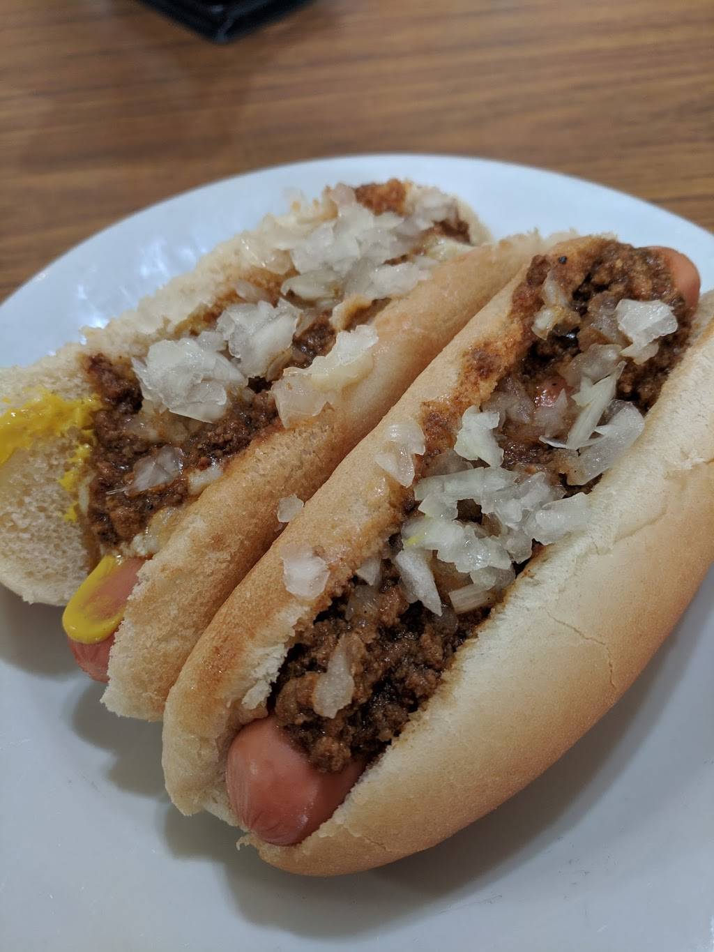 Grahams hot dogs | restaurant | 931 Bedford St, Fall River, MA 02723, USA | 5086789574 OR +1 508-678-9574