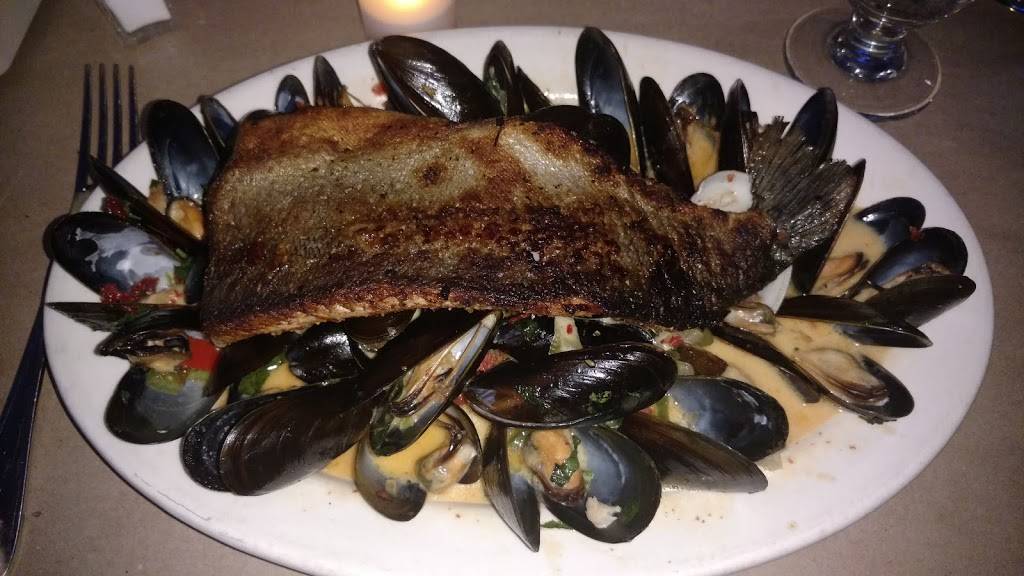 Caffe Regatta Oyster Bar and Grill | restaurant | 133 Wolfs Lane, Pelham, NY 10803, USA | 9147388686 OR +1 914-738-8686