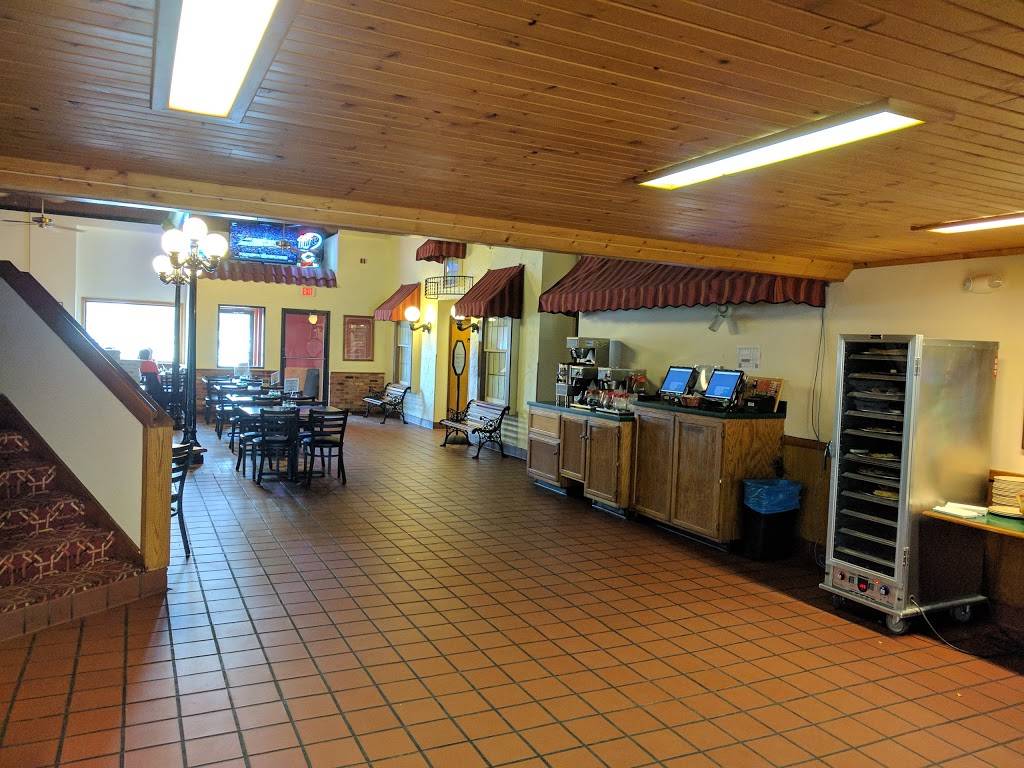 Gelsosomos Pizzeria | restaurant | 221 N Randolph St, Macomb, IL 61455, USA | 3098335577 OR +1 309-833-5577