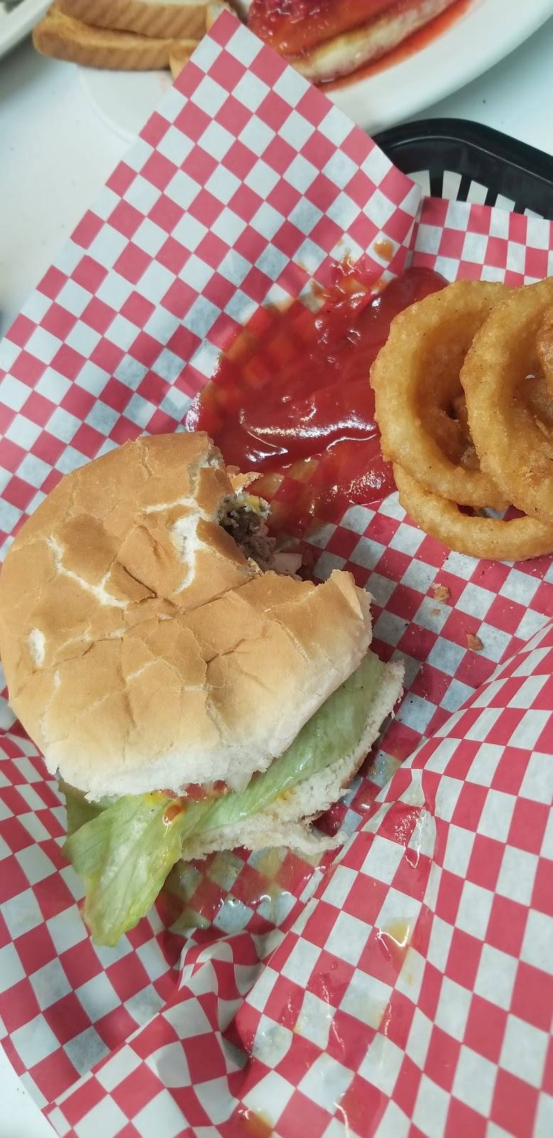 Rockabilly Cafe | restaurant | 103 S Front St, Selmer, TN 38375, USA | 7316456070 OR +1 731-645-6070