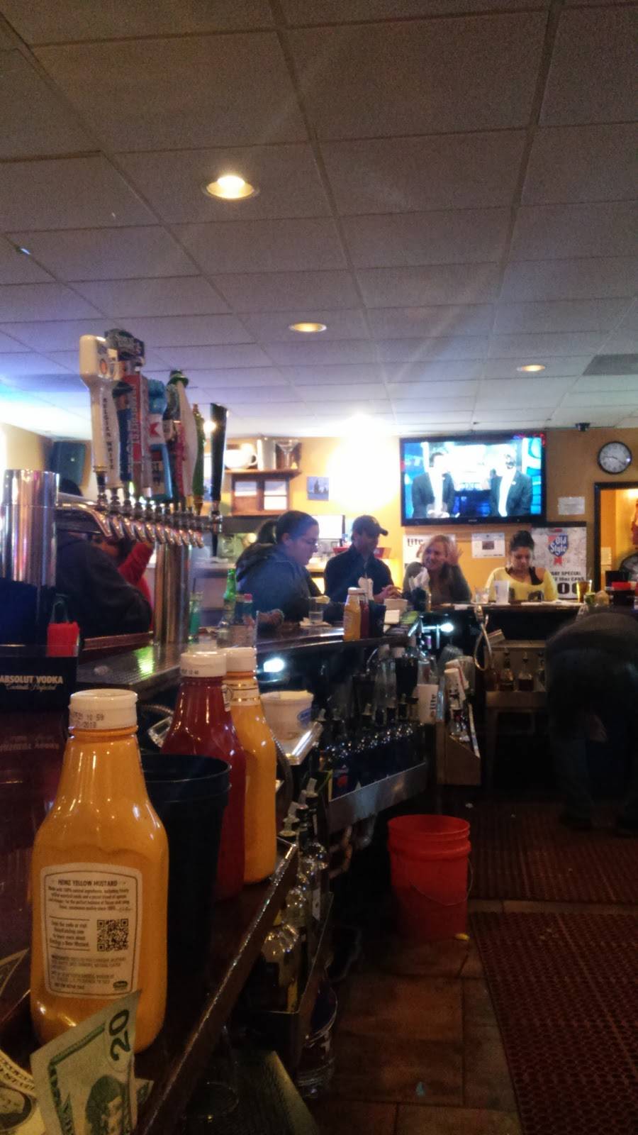 Eddies Restaurant | night club | 10 E Northwest Hwy, Arlington Heights, IL 60004, USA | 8472221223 OR +1 847-222-1223