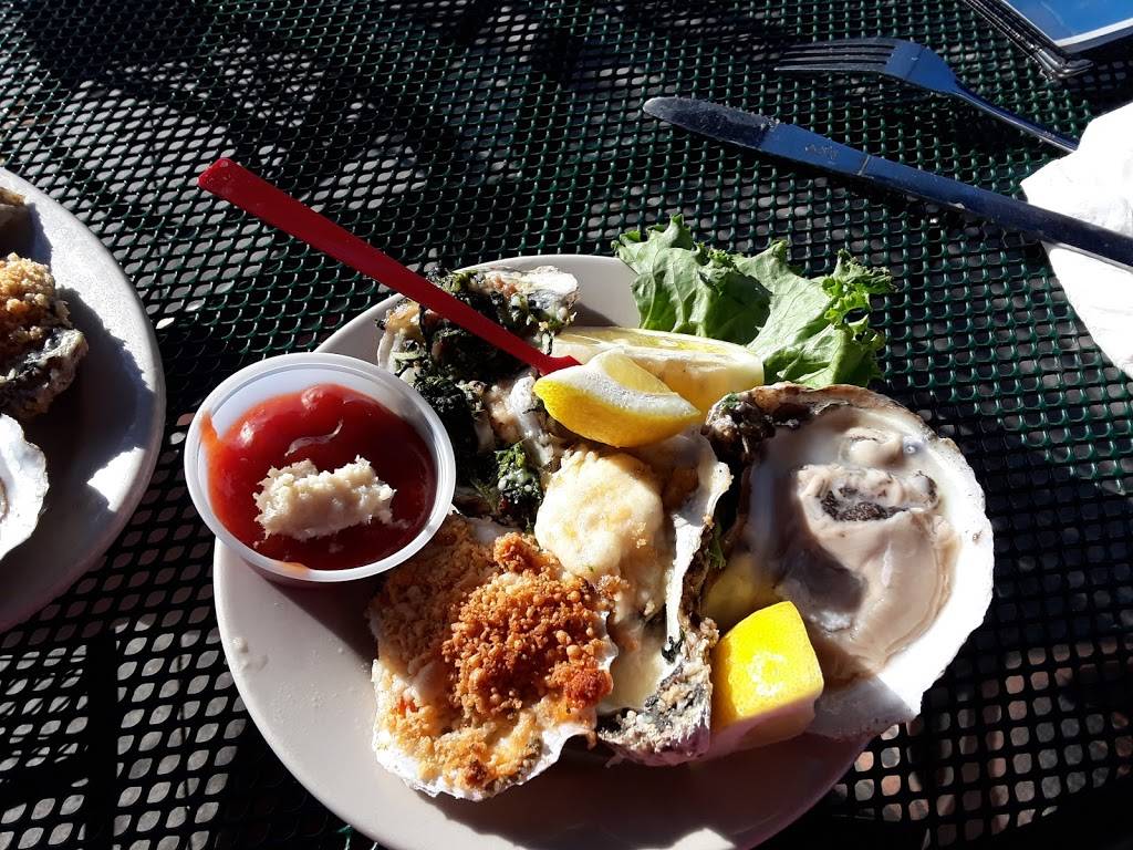 Js Oyster | restaurant | 5 Portland Pier, Portland, ME 04101, USA | 2077724828 OR +1 207-772-4828