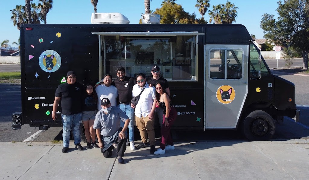 The Funky Frenchie | restaurant | 955 Harbor Island Dr #200, San Diego, CA 92101, USA | 6195190138 OR +1 619-519-0138