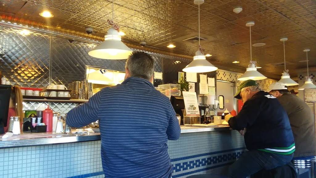 Patriots Diner | restaurant | 65 Founders Dr, Woonsocket, RI 02895, USA | 4017656900 OR +1 401-765-6900