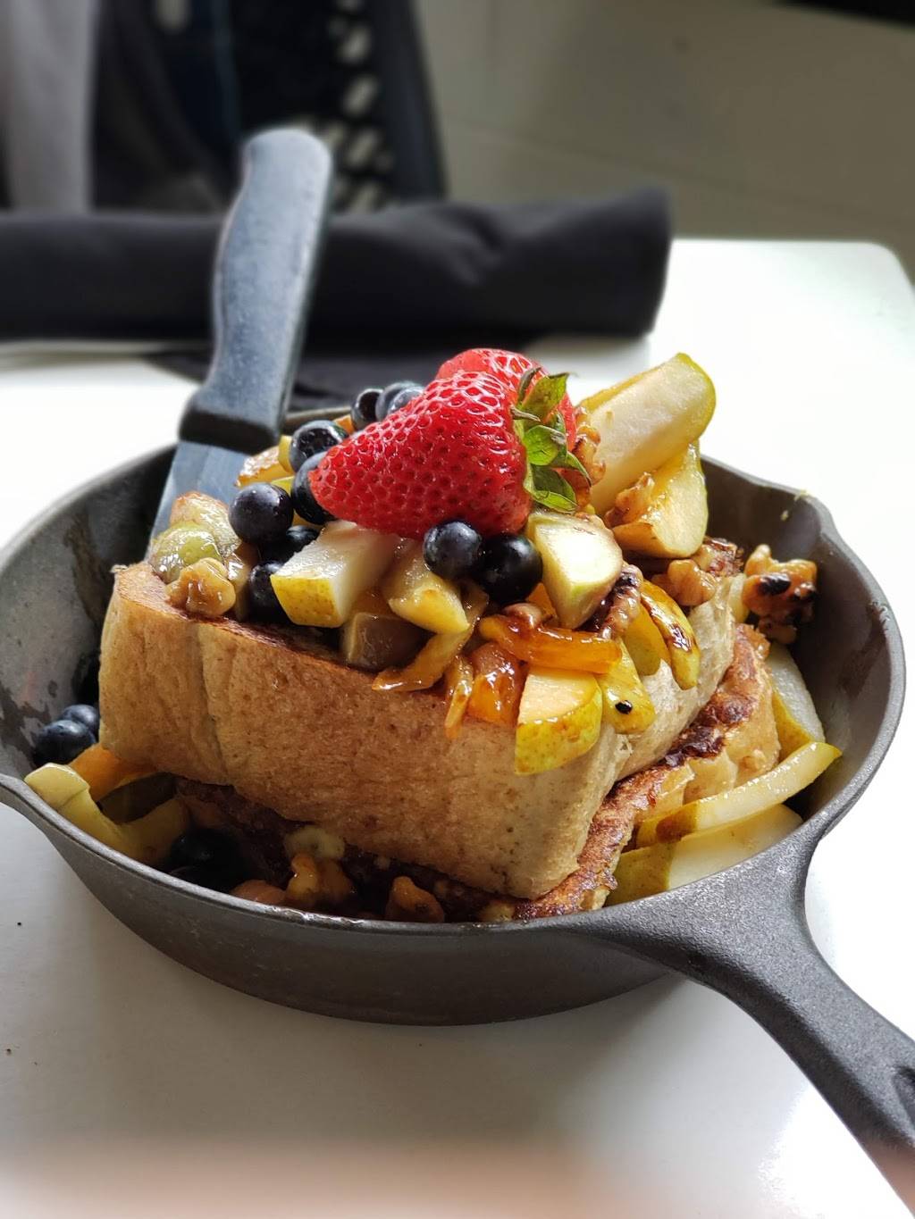 Bistro Orange & pamplemousse | restaurant | 120 Rue Principale, Saint-Sauveur, QC J0R 1R6, Canada | 4502274330 OR +1 450-227-4330