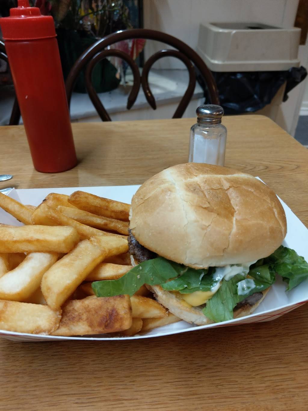 Fairlington Pizza | restaurant | 1715 Centre Plaza, Alexandria, VA 22302, USA | 7039986711 OR +1 703-998-6711