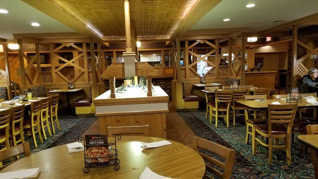 Pizza Hut | restaurant | 2787 Prairie Ave, Beloit, WI 53511, USA | 6083654221 OR +1 608-365-4221